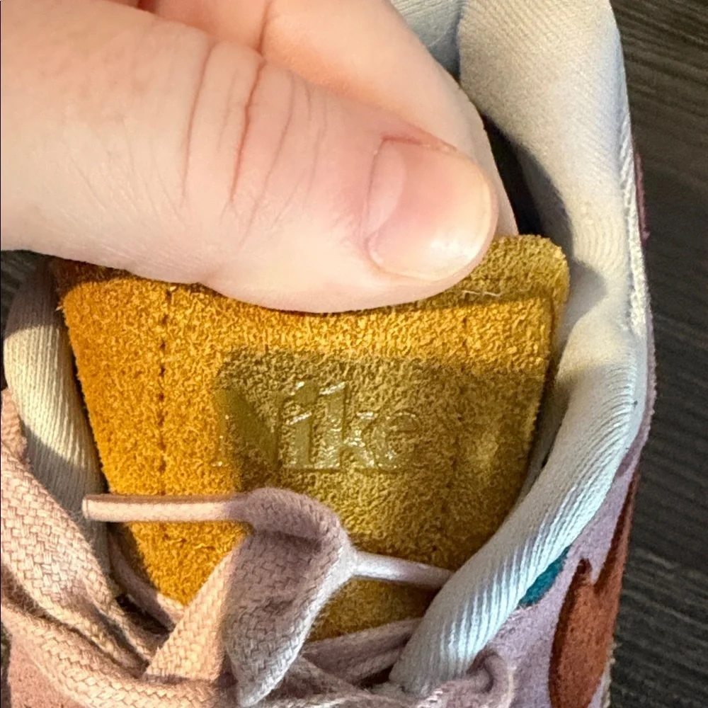 NEW RARE Nike Air Max 1 ‘87 PRM Tan Lines Running Shoes
Women’s 9.5 - Picture 7 of 8